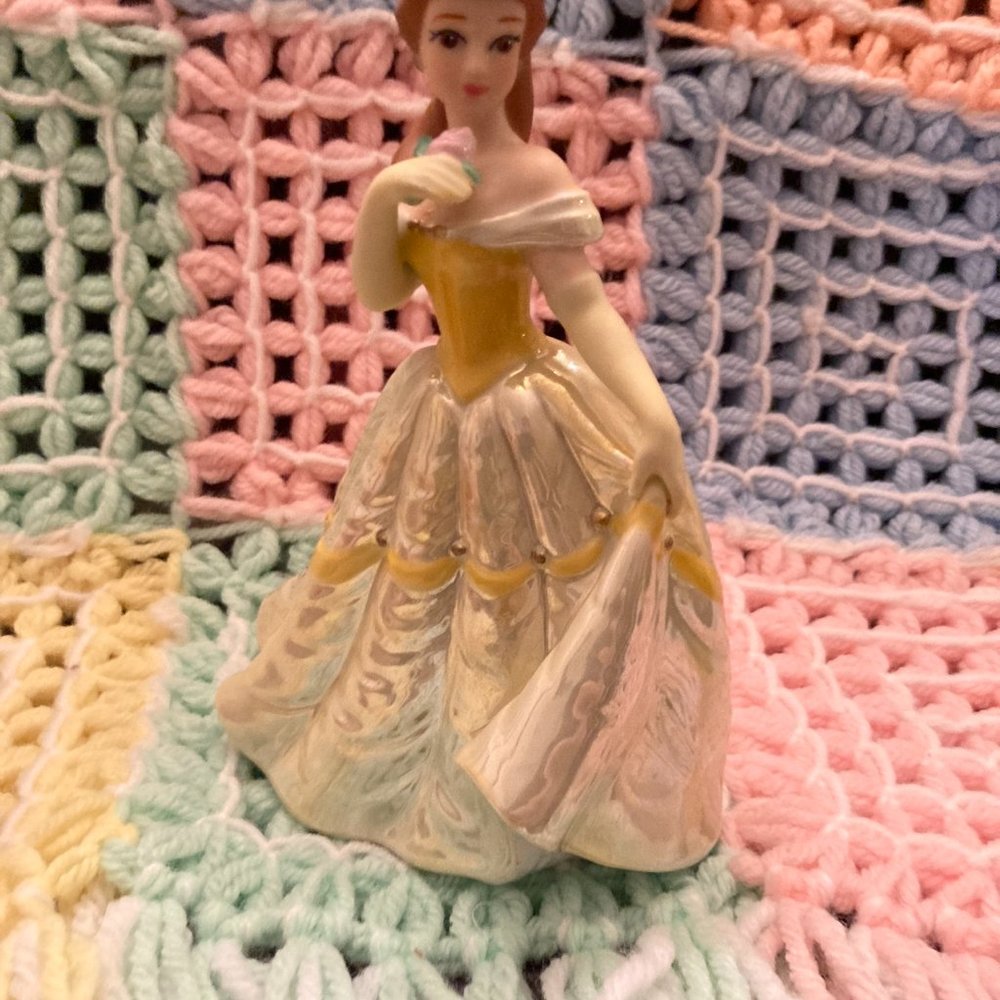 SOLD in Bundle // Belle Disney Beauty and the Beast Ballroom Yellow Dress Figure - Picture 5 of 15